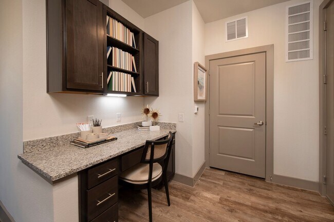 Foto del edificio - Peaceful Vibes, Luxe Perks – w/ 2 Months Free!