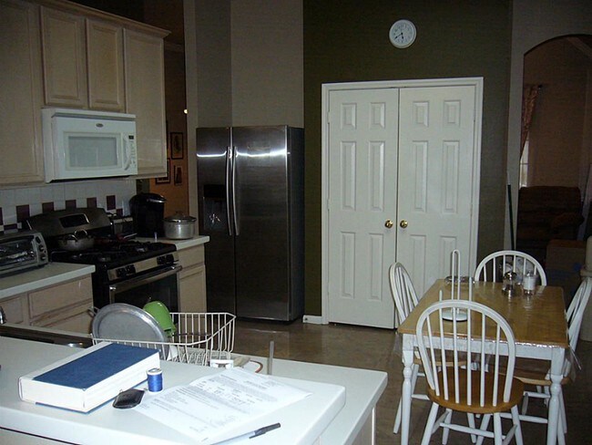 Foto del edificio - 5443 Santa Chase Ln
