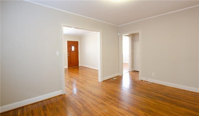 Foto del edificio - 1398 Woodmont Ln NW