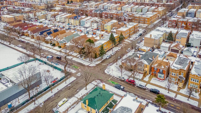 Building Photo - 2557 N Lockwood Ave