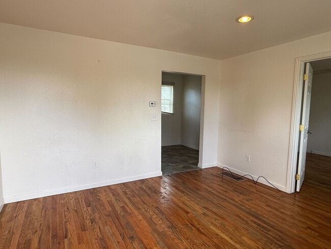 Building Photo - 3240 W 55th Pl
