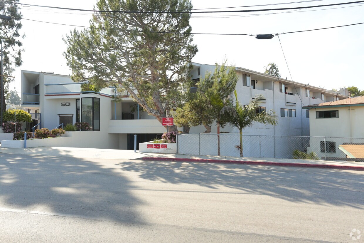 Primary Photo - 501 Center Street