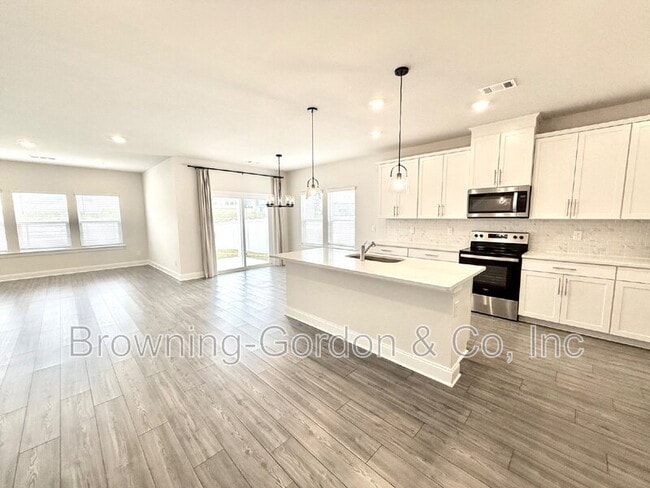 Building Photo - 7118 Evans Hl Wy