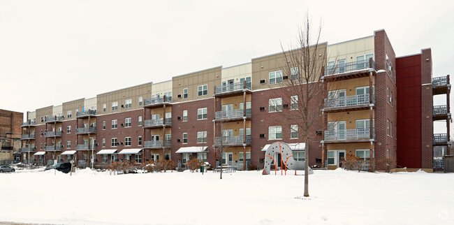 Building Photo - Hide House Lofts Bayview