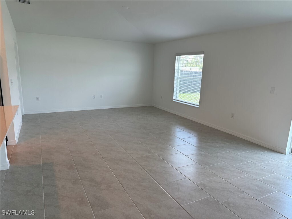 Foto principal - 627 NW 32nd St
