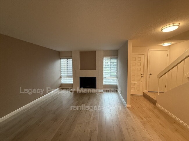 Foto del edificio - 2298 Sierra Blvd