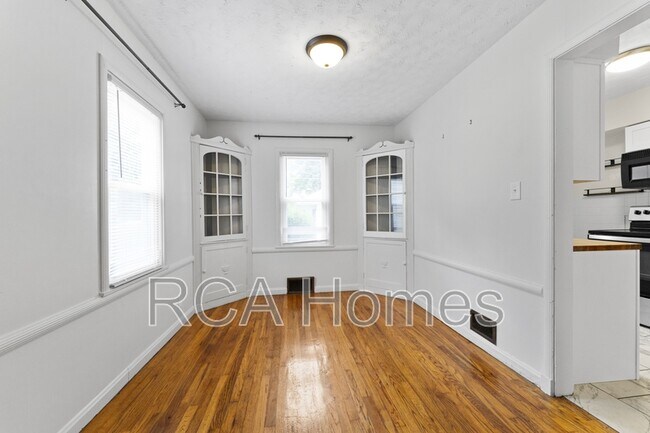 Building Photo - 6125 Evanston Ave