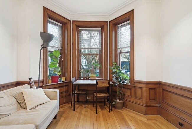 Foto del edificio - 1609 Tremont St