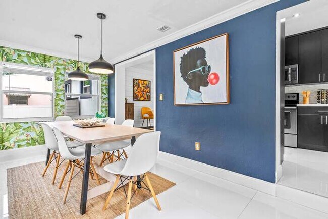 Foto del edificio - ArtHaus- Stocked Kitchen, Backyard in Buen...