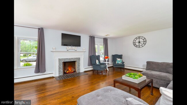 Building Photo - 3 br, 2 bath House - 202 Friendship Road