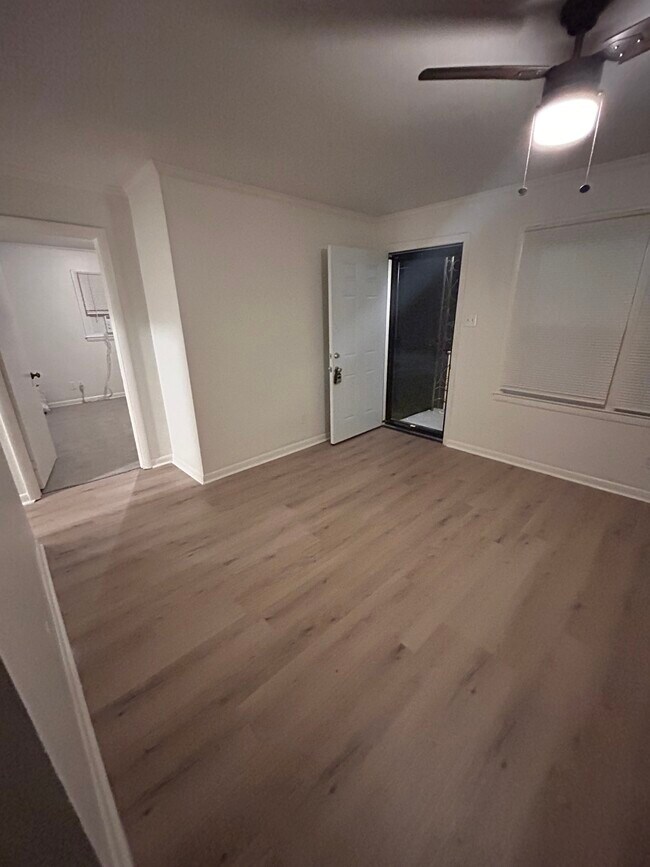 Sala de estar - 3007 Central Ave