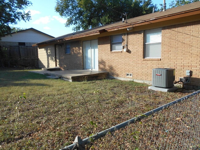Foto del edificio - 424 Robertson Ave