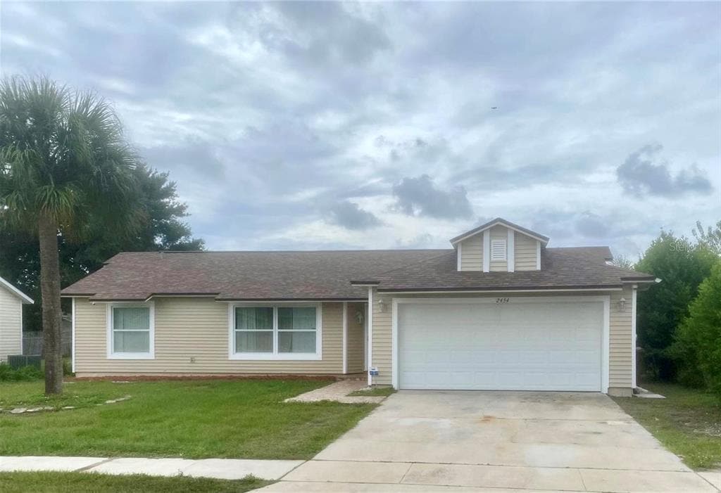 Foto principal - 2454 Oak Hollow Dr