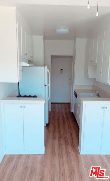 Foto del edificio - 11081 Rose Ave