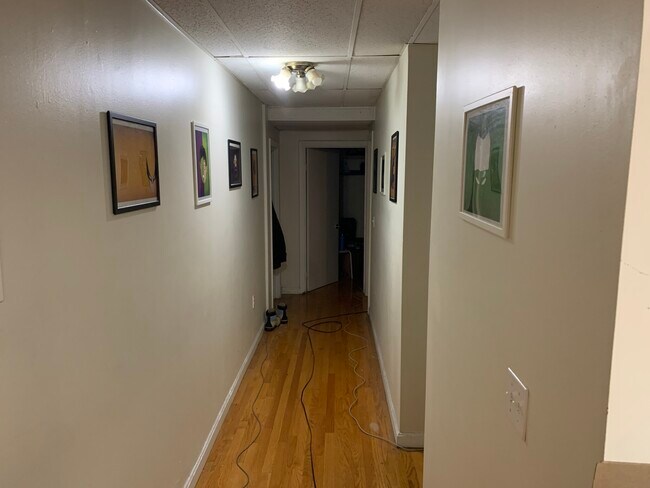 Foto del edificio - 43 Bay State Rd