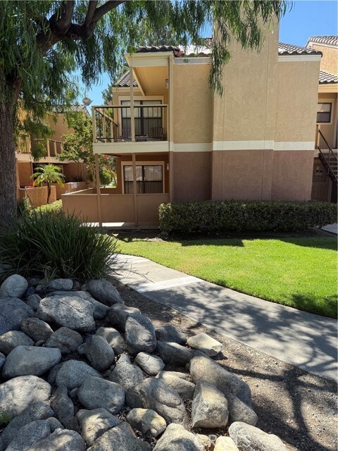 Foto del edificio - 10655 Lemon Ave