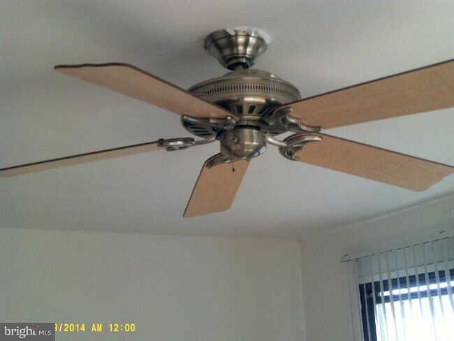 Foto del edificio - 1004 Victoria Ct