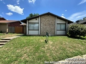 Foto principal - 6604 Spring Hurst Dr