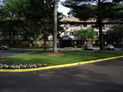 Primary Photo - Park Woods Apartments