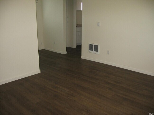 Foto del edificio - 2060 Wilkins Ave