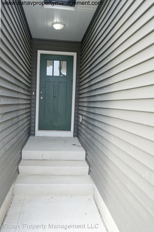 Building Photo - 3 br, 2 bath House - 216 12th Ct