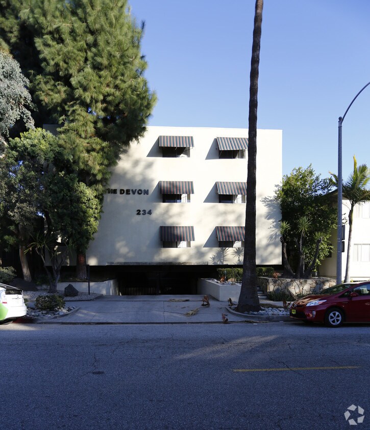 Foto del edificio - The Devon Apartments