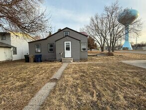 Building Photo - 1339 4th St SE