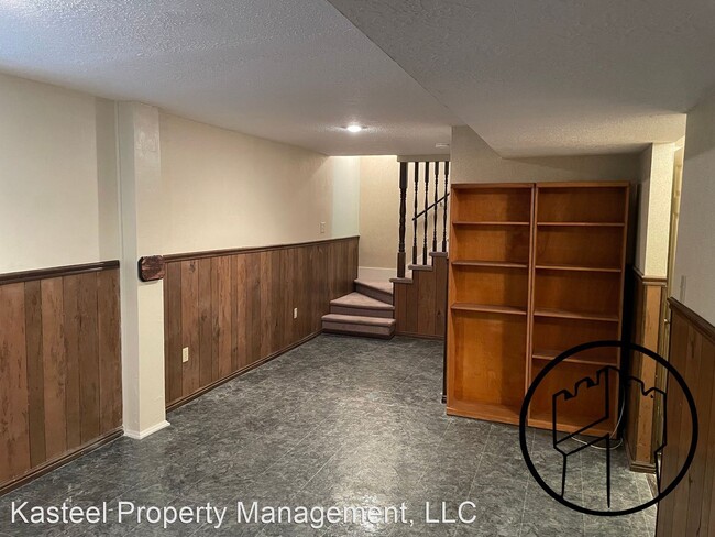 Building Photo - 4 br, 3.5 bath House - 711 North 400 West
