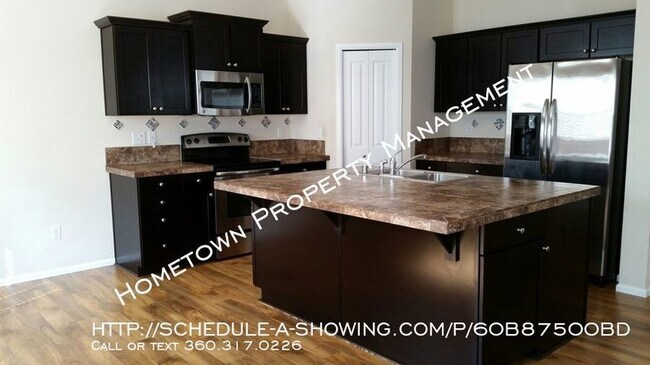 Foto del edificio - 5 bdrm home close to JBLM - Available NOW!
