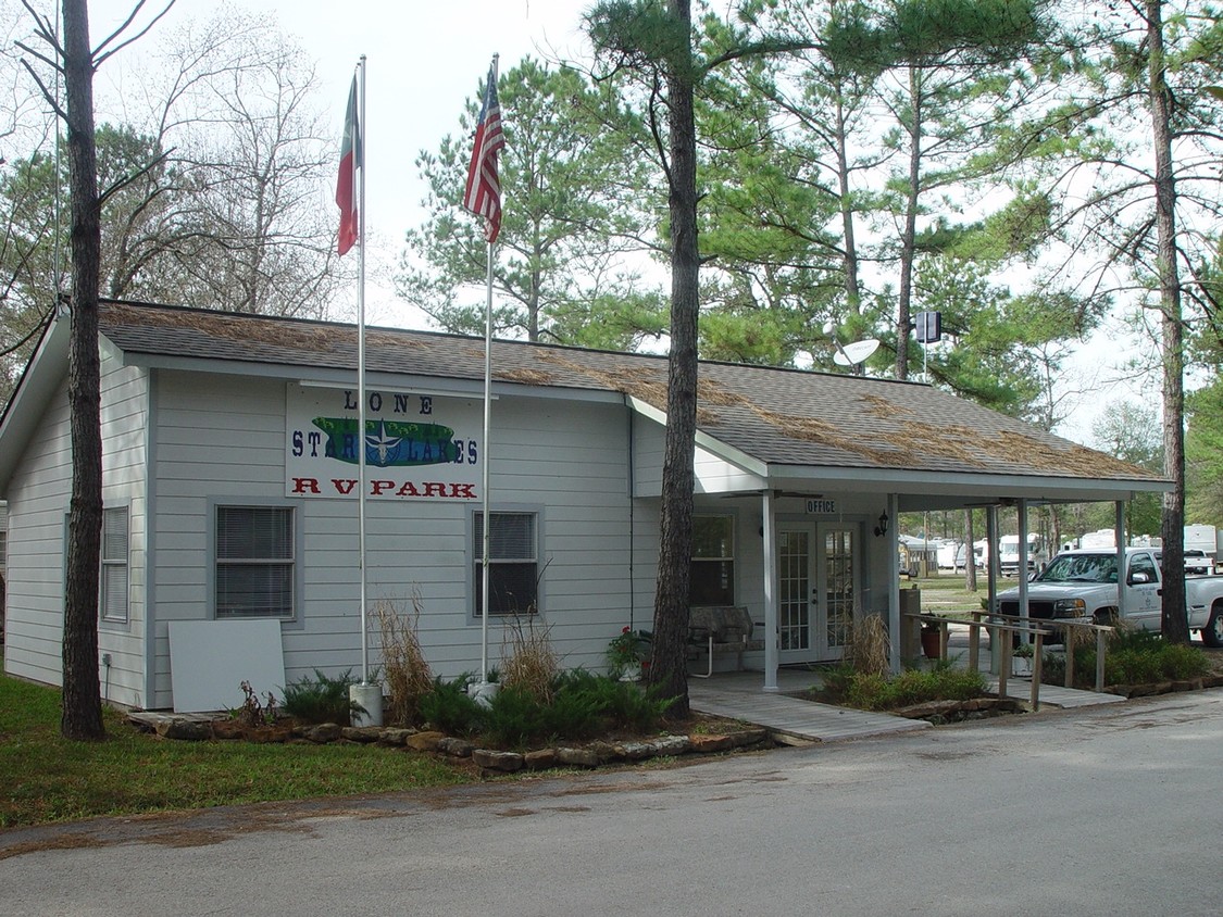Primary Photo - Lone Star Lakes RV Park