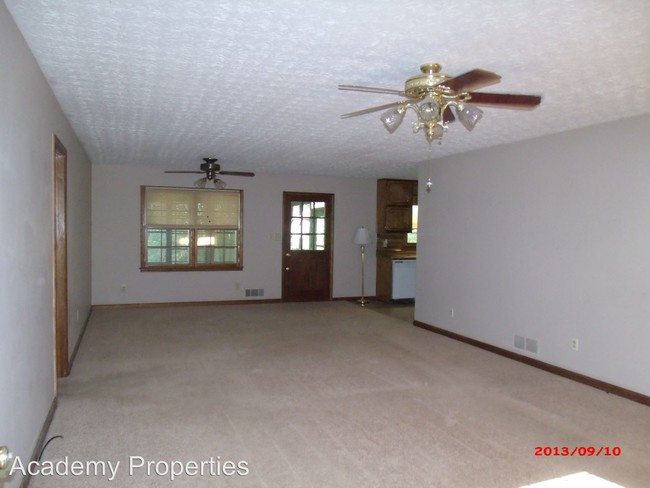Building Photo - 3 br, 2 bath House - 290 Amanda Court