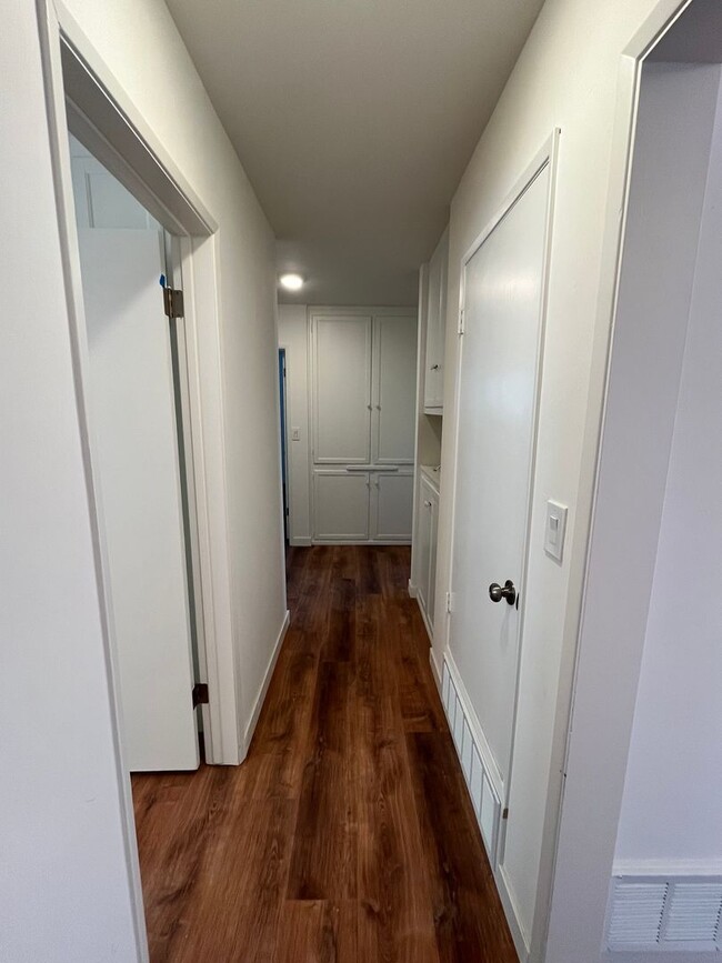 Foto del edificio - RARELY AVAILABLE! STUNNING 3BD/2BA ON CORO...