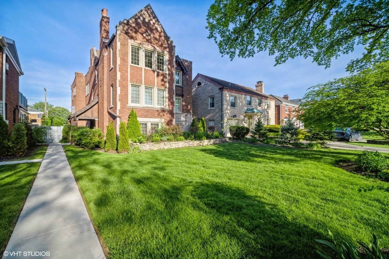 Primary Photo - 1443 Bonnie Brae Pl
