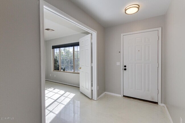 Building Photo - 278 E Jasper Ct