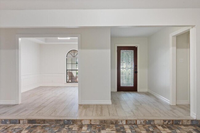 Building Photo - 109 White Sands Dr