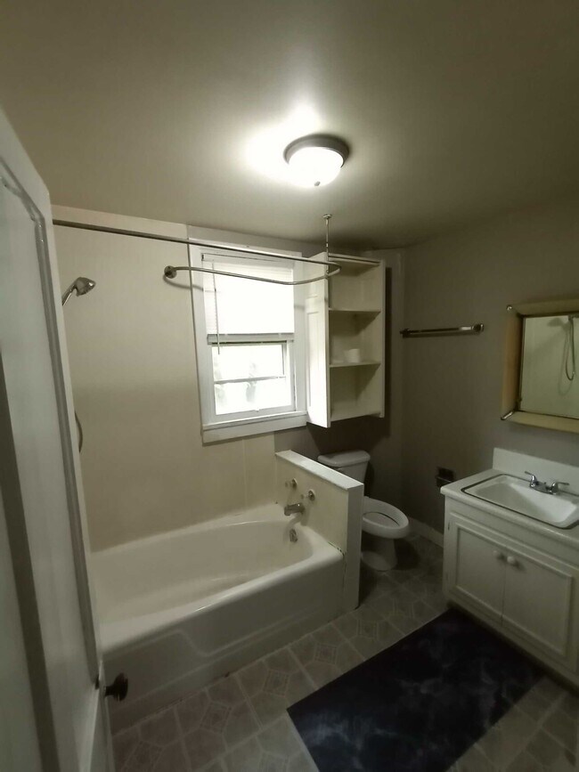 Foto del edificio - 221/223 E 11th St - RE Integrity