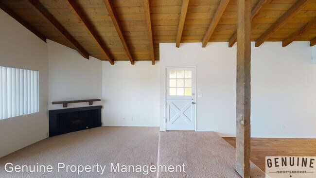 Building Photo - 906 W Balboa Blvd
