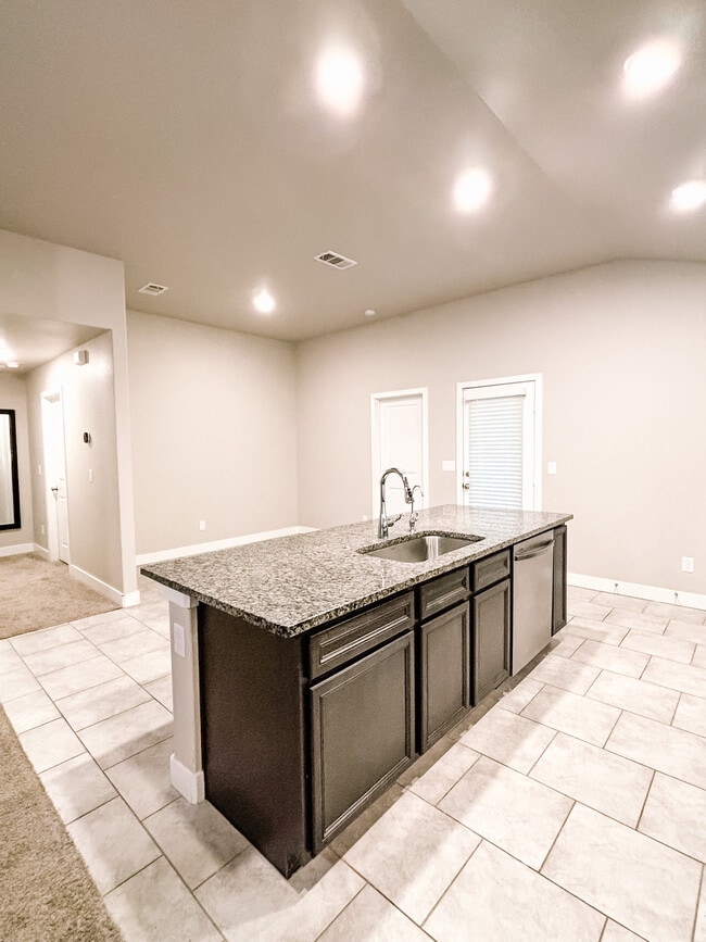 Building Photo - 9208 Ratliff Rdg