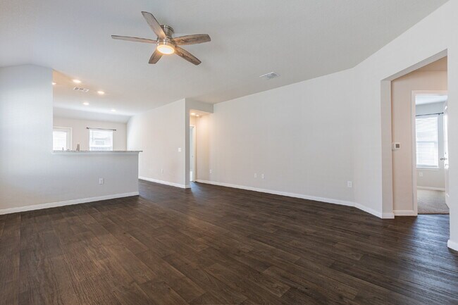 Foto del edificio - 14007 Levy Ln