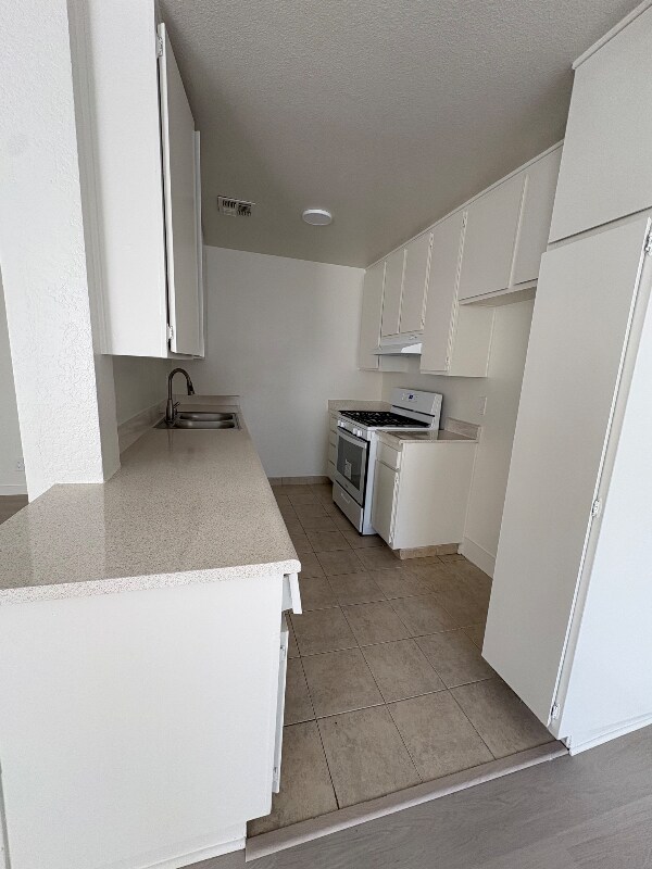 Foto del edificio - 6925 Haskell Ave