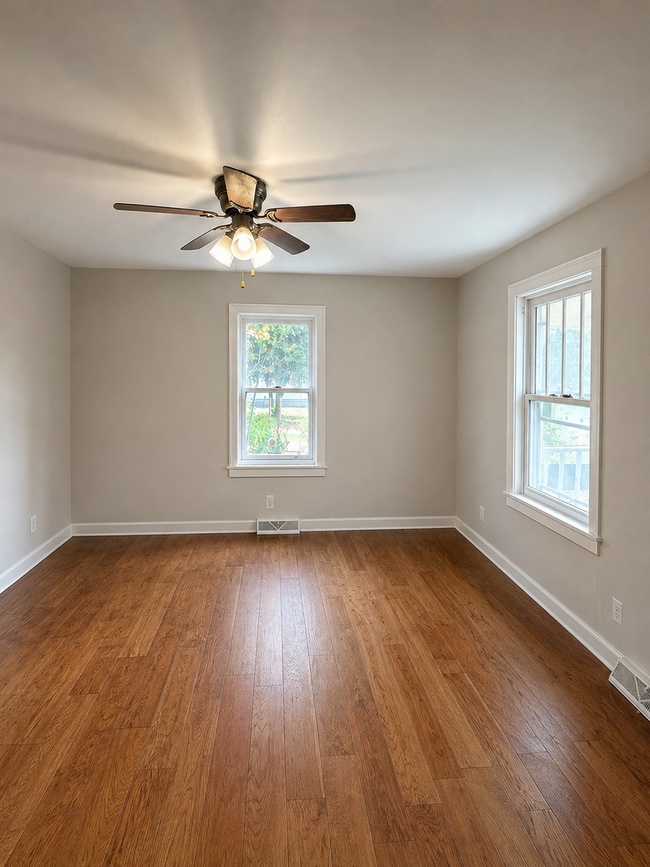 Building Photo - 214 N Marion Ave