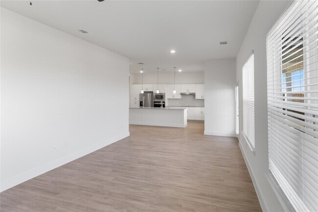 Foto del edificio - 18531 Kyle Seale Pkwy