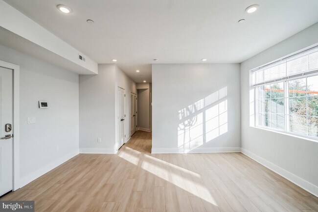 Foto del edificio - 646 N 32nd St