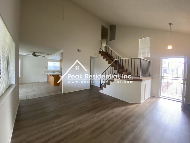 Foto del edificio - Lincoln 3bd/2.5ba House with 2 Car Garage ...