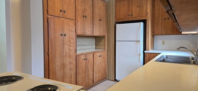 Foto del edificio - 2 Bedroom up stairs apartment