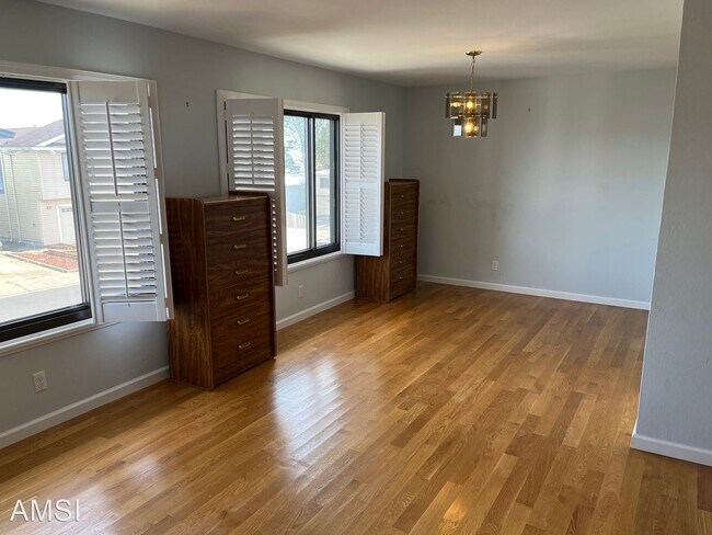 Foto del edificio - 3 br, 2 bath House - 90 Parnell Ave