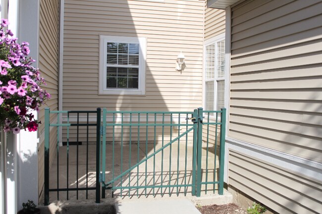 Building Photo - 1418 Remington Ln
