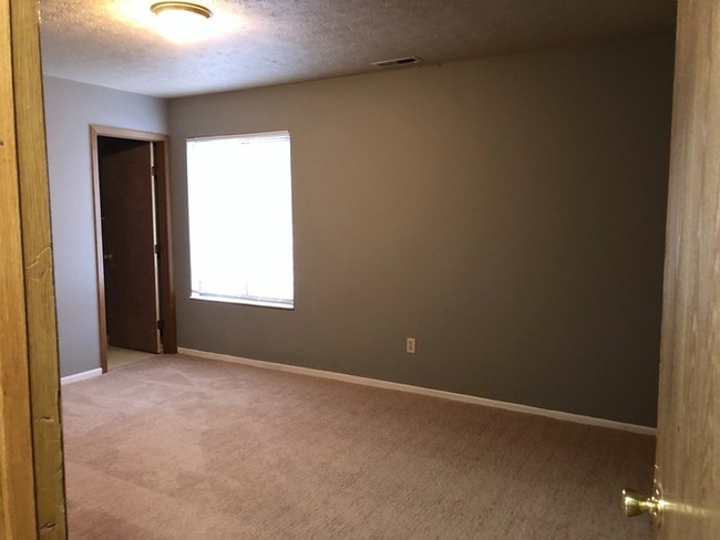 Building Photo - 5311 Boehm Dr