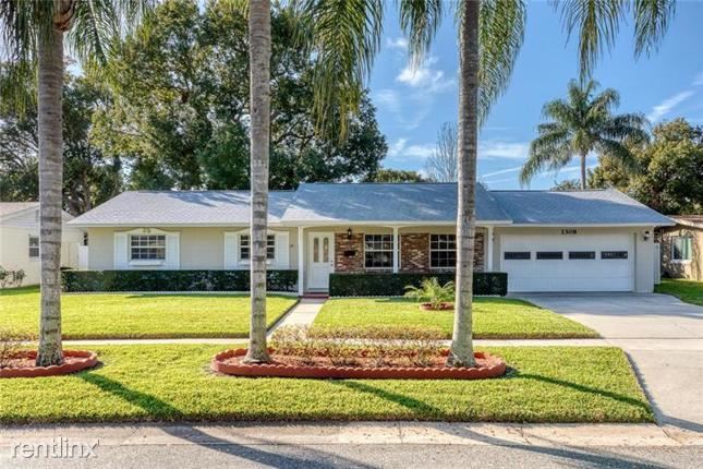 Building Photo - 3 br, 2 bath House - 1308 Henry Balch Dr