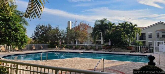Foto del edificio - 120 SW Peacock Blvd